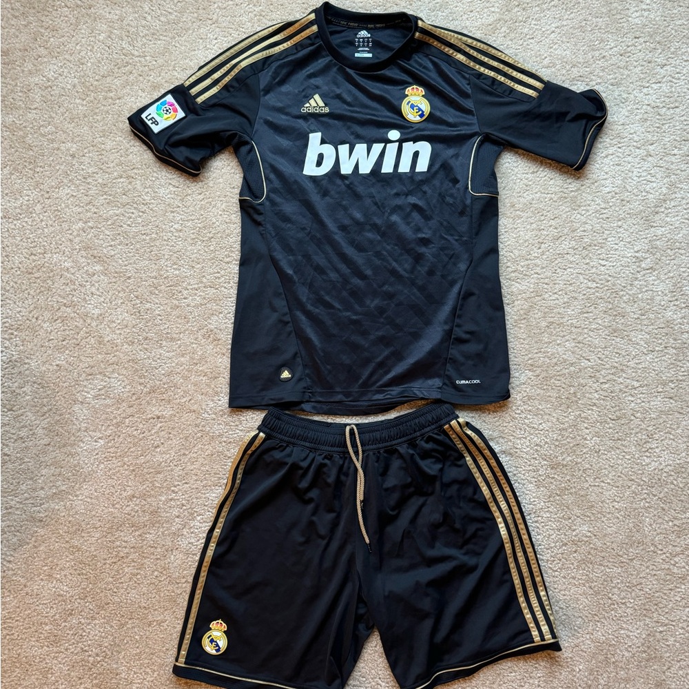 Real Madrid like new condition jersey and shorts